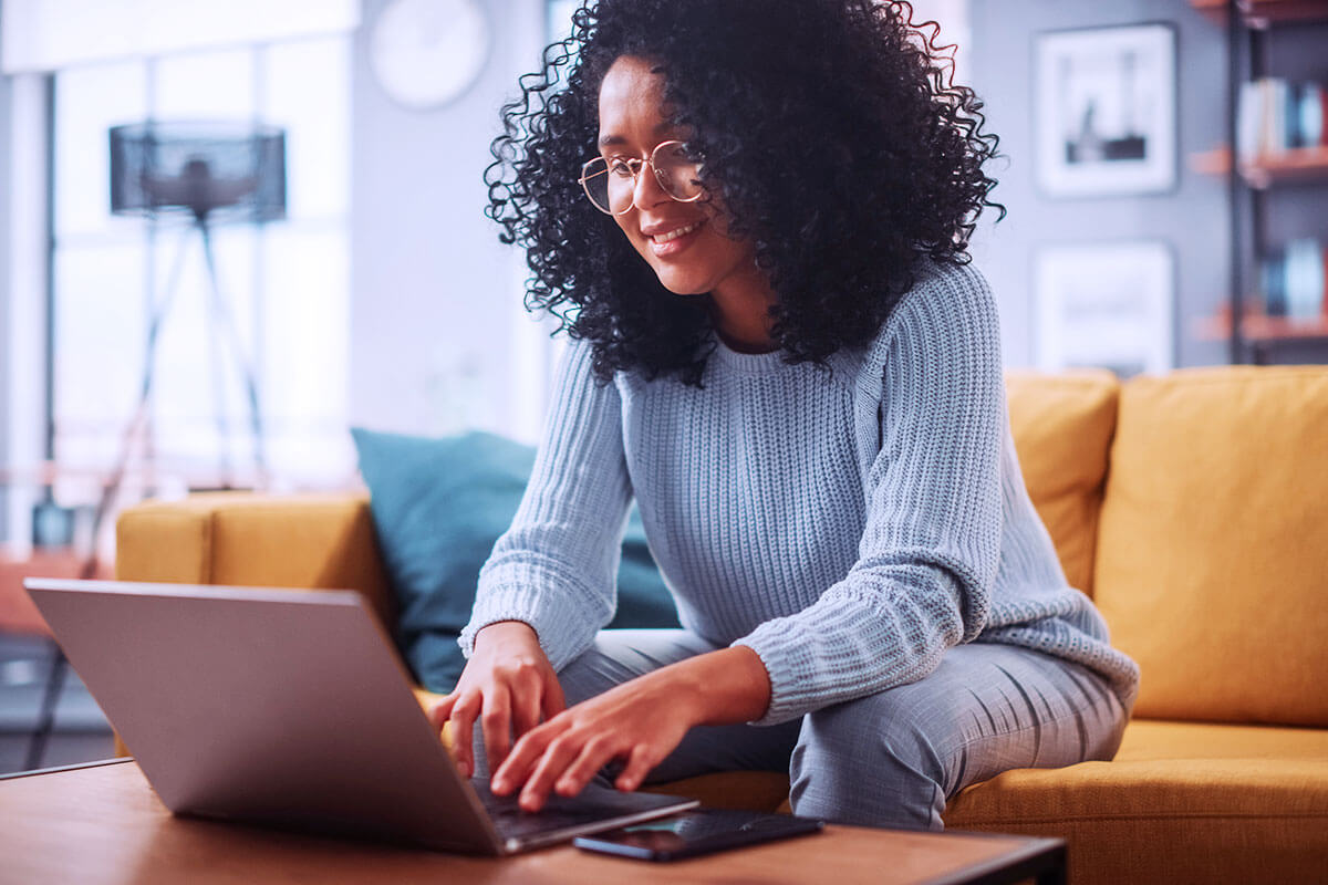 Makeshift Workstations and Adaptable Work from Home Offices